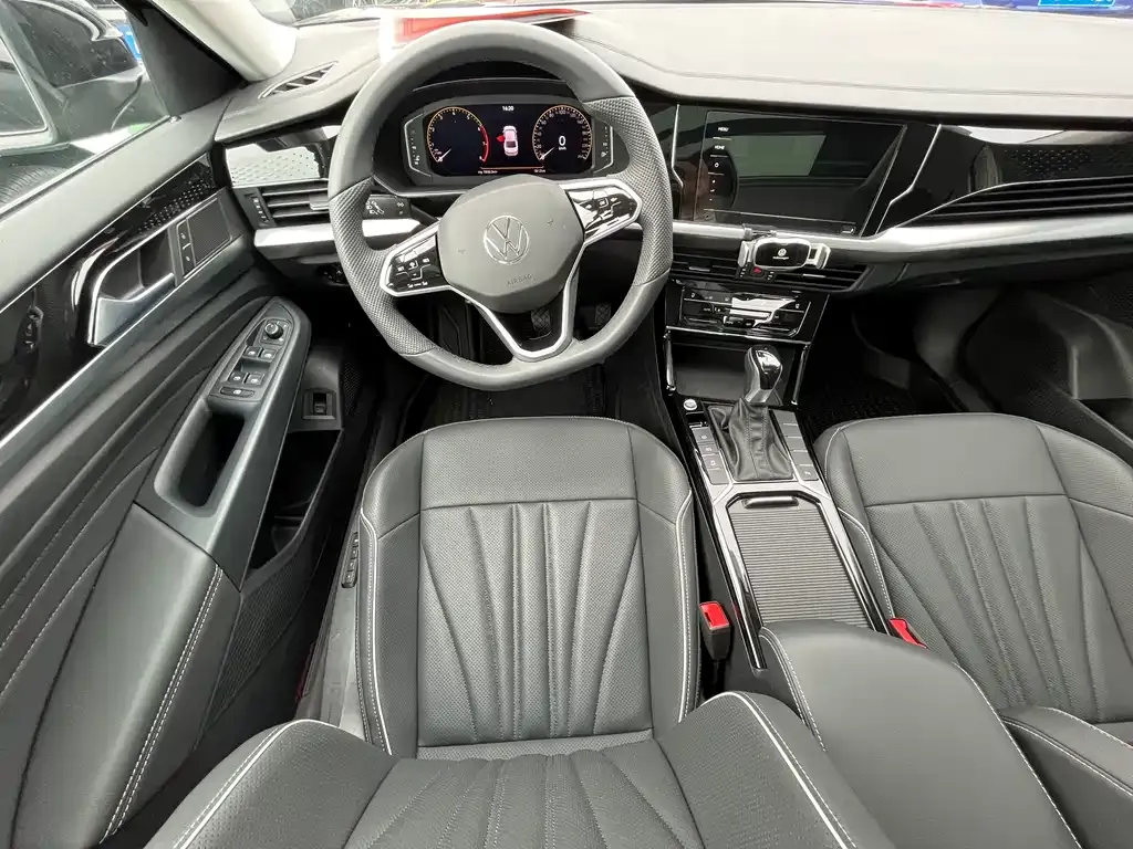 Volkswagen Passat 2023 из CN, фото 4