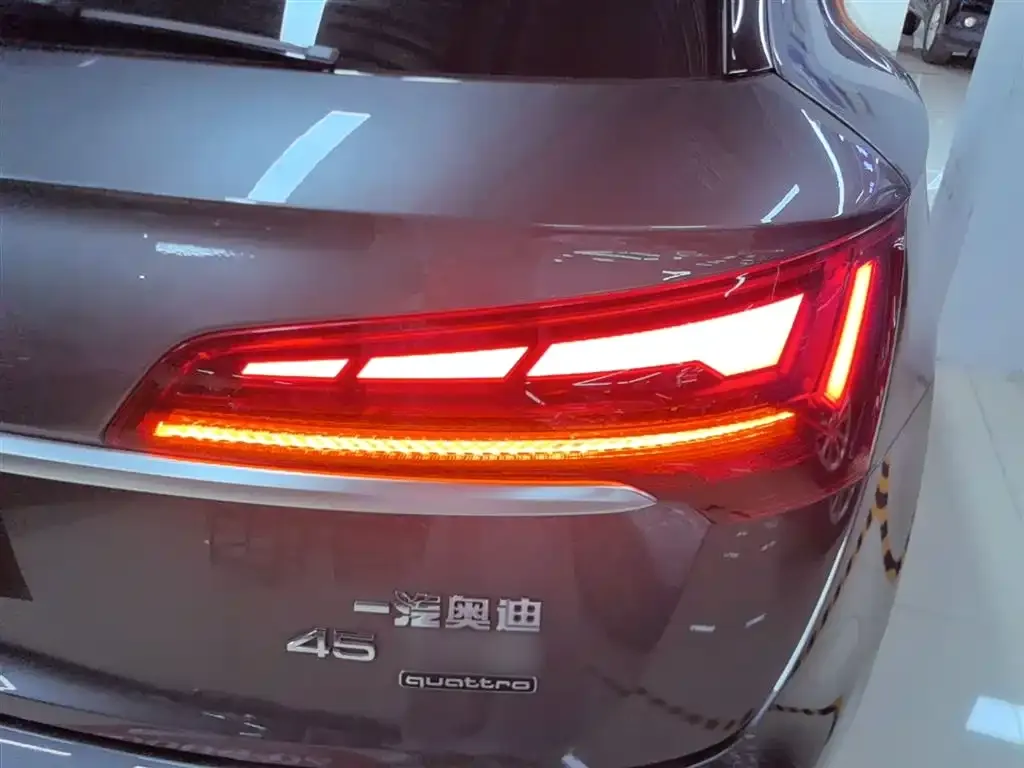 Audi Q5L 2023 из CN, фото 2