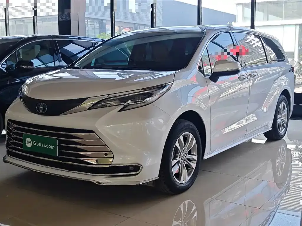 Toyota Sienna 2024 из CN, фото 1