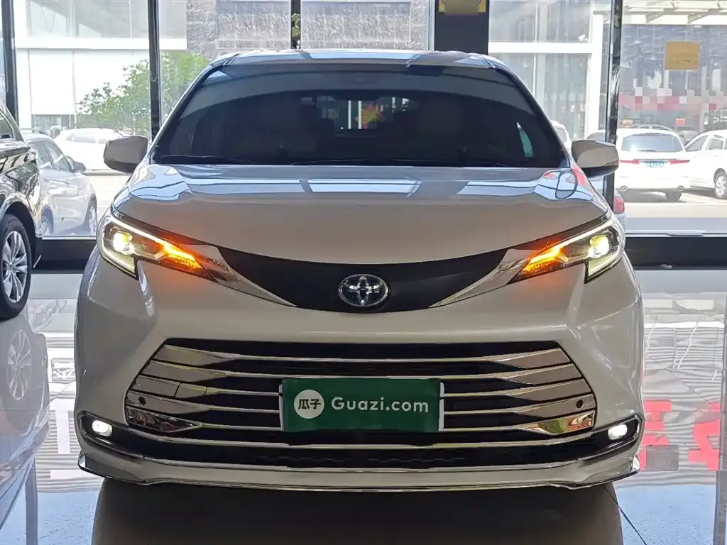 Toyota Sienna 2024 из CN, фото 9