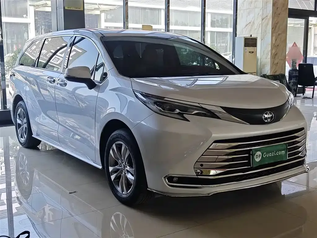 Toyota Sienna 2024 из CN, фото 10