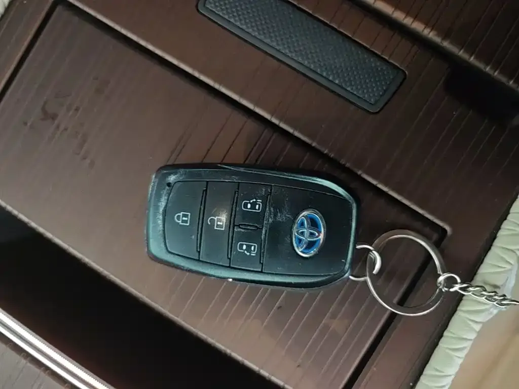 Toyota Sienna 2024 из CN, фото 4