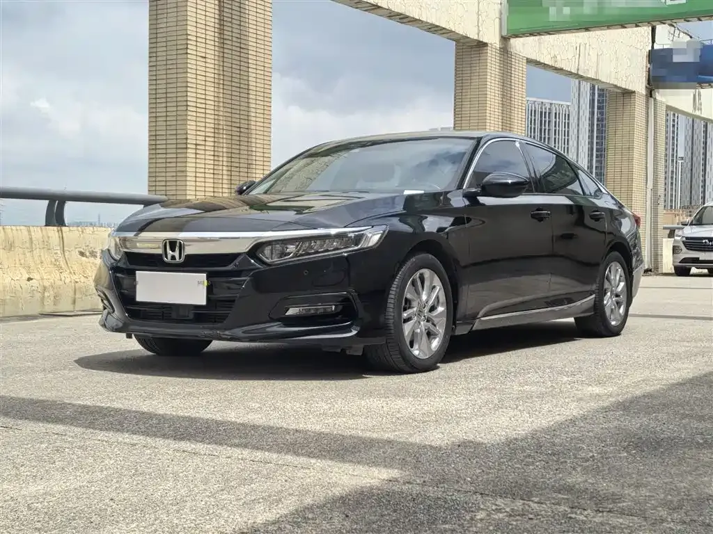 Honda Accord — фото 8