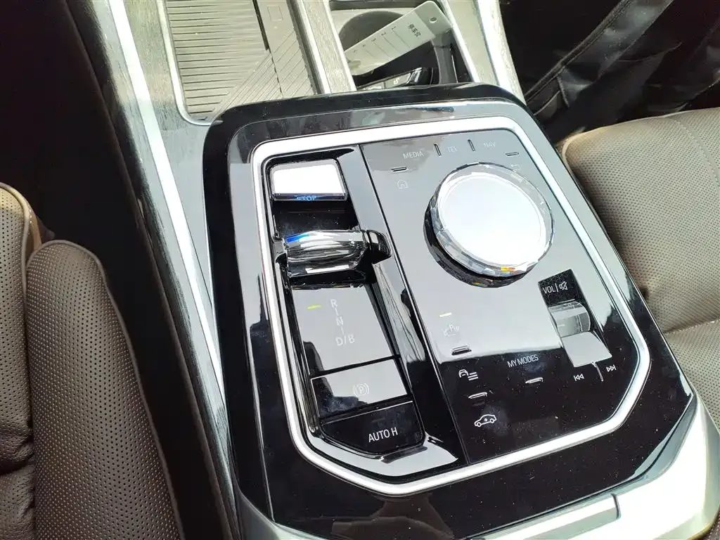 BMW i7 2024 из CN, фото 3