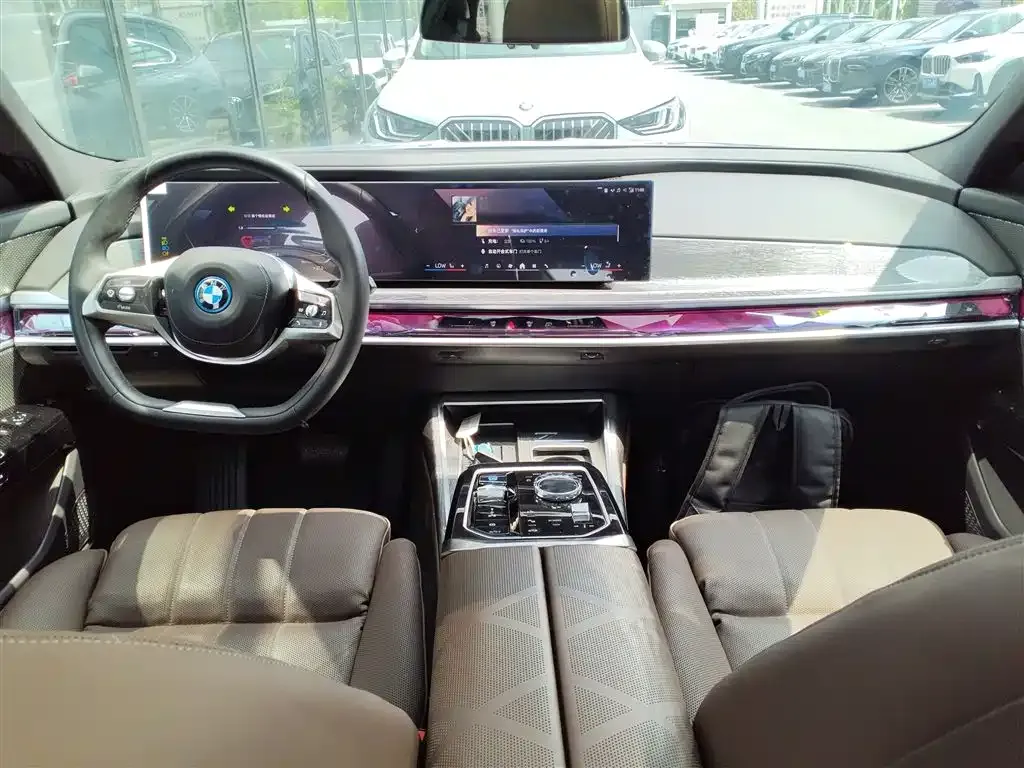 BMW i7 2024 из CN, фото 4