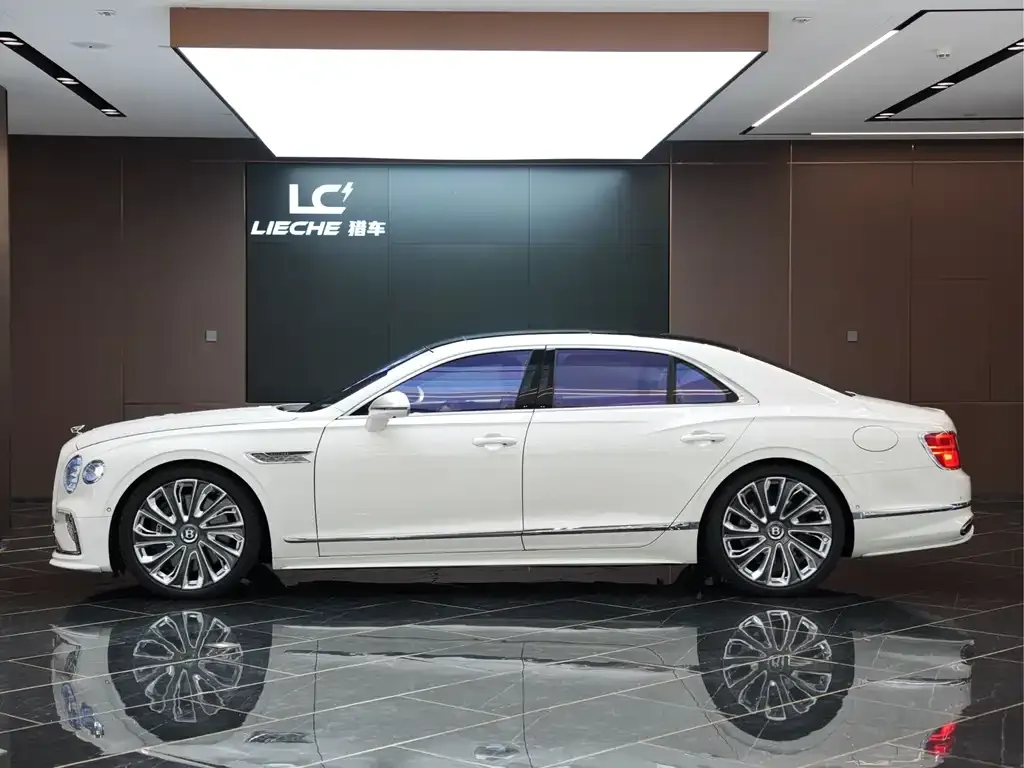 Bentley Flying Spur PHEV 2025 из CN, фото 8