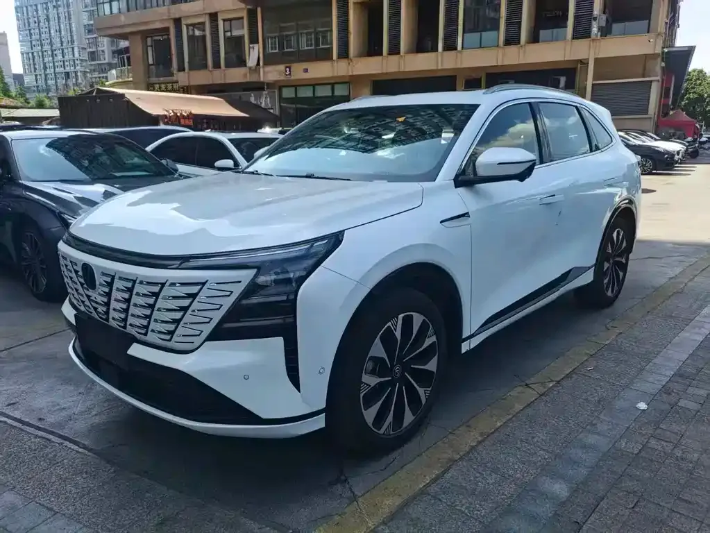 Changan CS75PLUS — фото 1