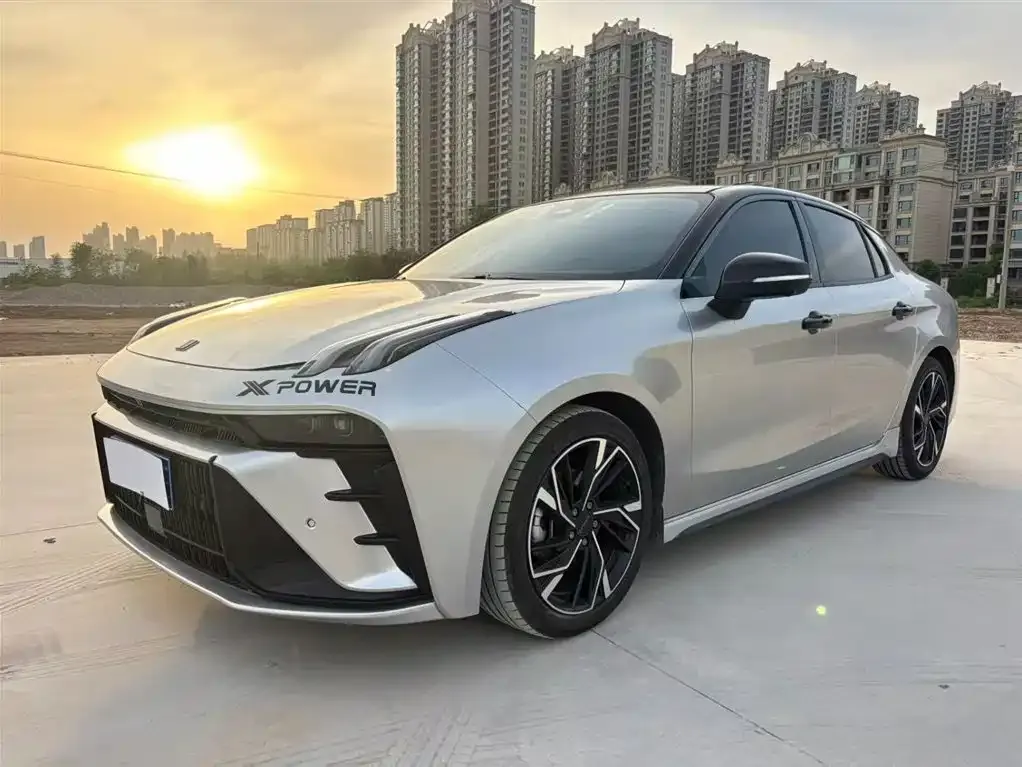 Lynk & Co 03