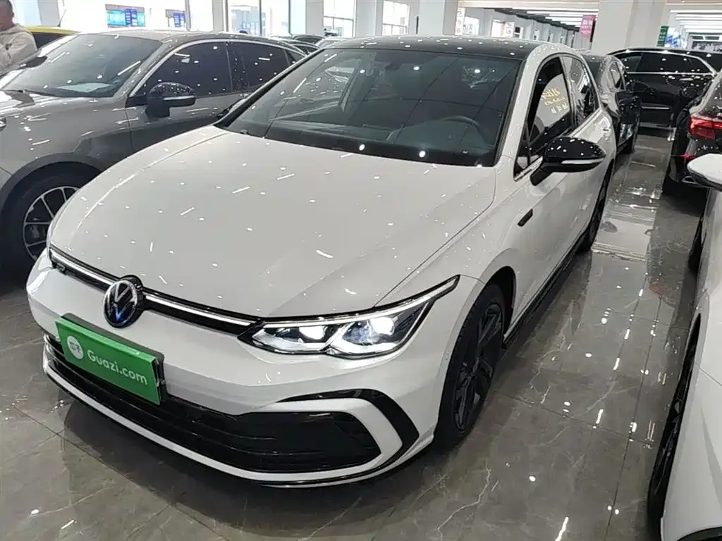 Volkswagen Golf 2023 из CN, фото 9