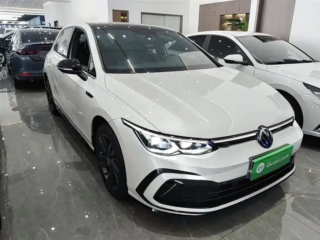 Volkswagen Golf 2023 из CN, фото 2