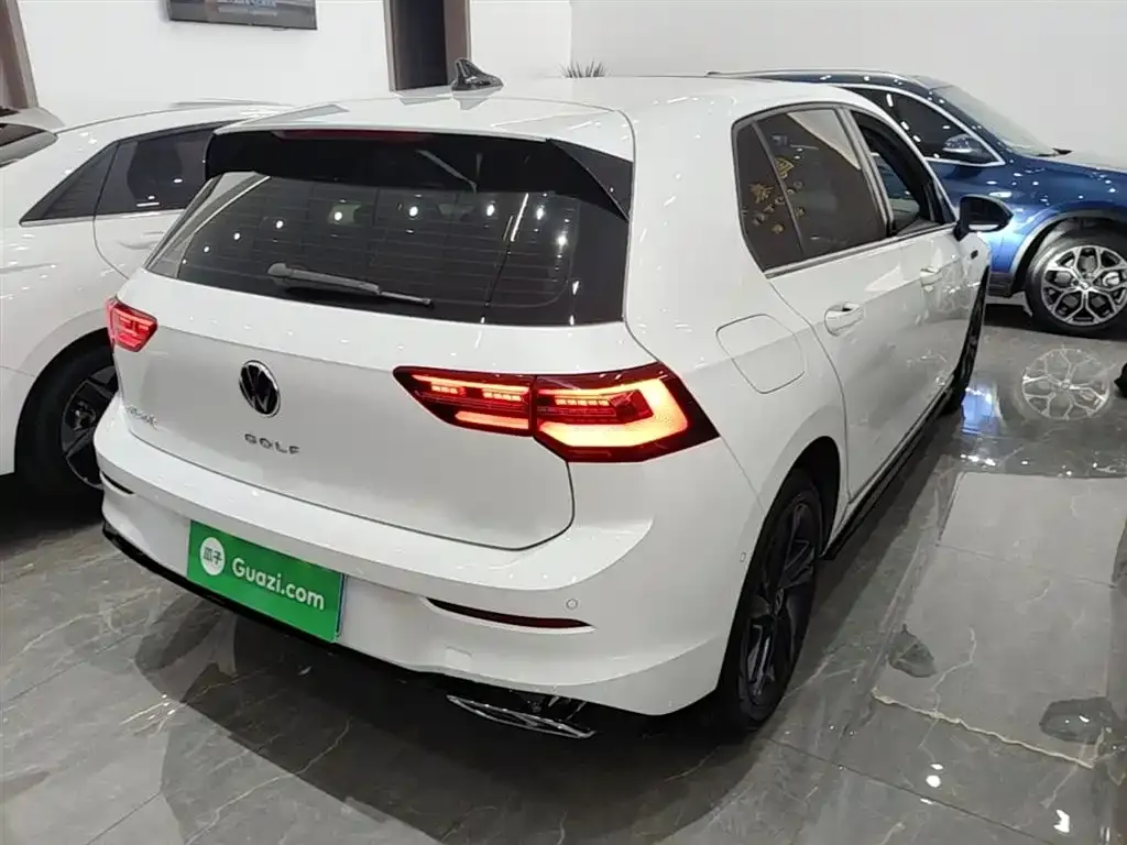 Volkswagen Golf 2023 из CN, фото 6