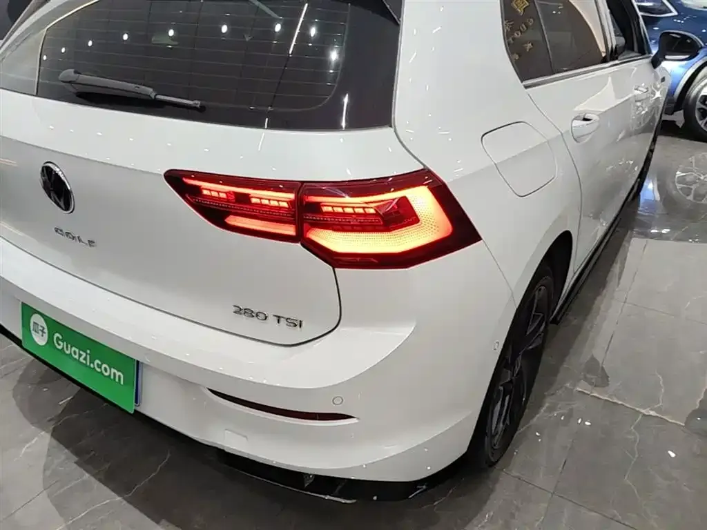 Volkswagen Golf 2023 из CN, фото 7