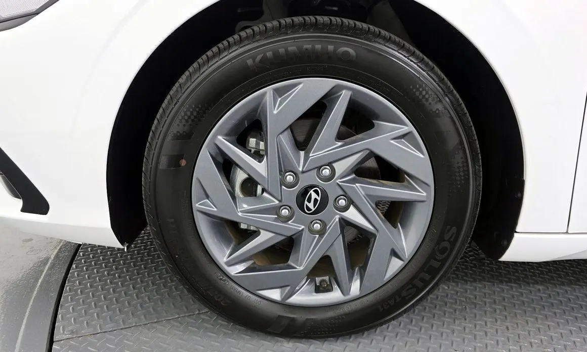 Hyundai AVANTE — фото 8
