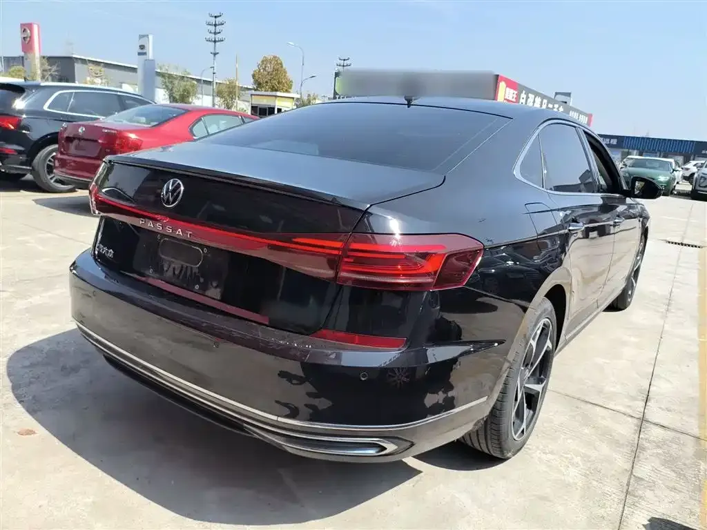 Volkswagen Passat — фото 2