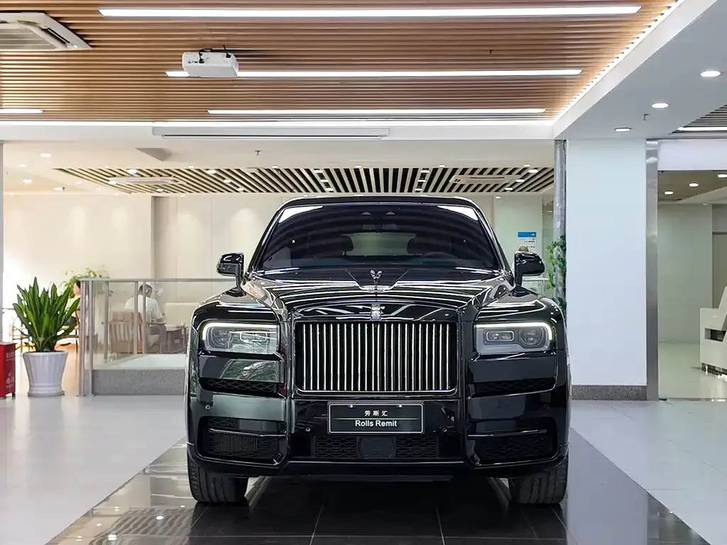 Rolls-Royce Cullinan — фото 9