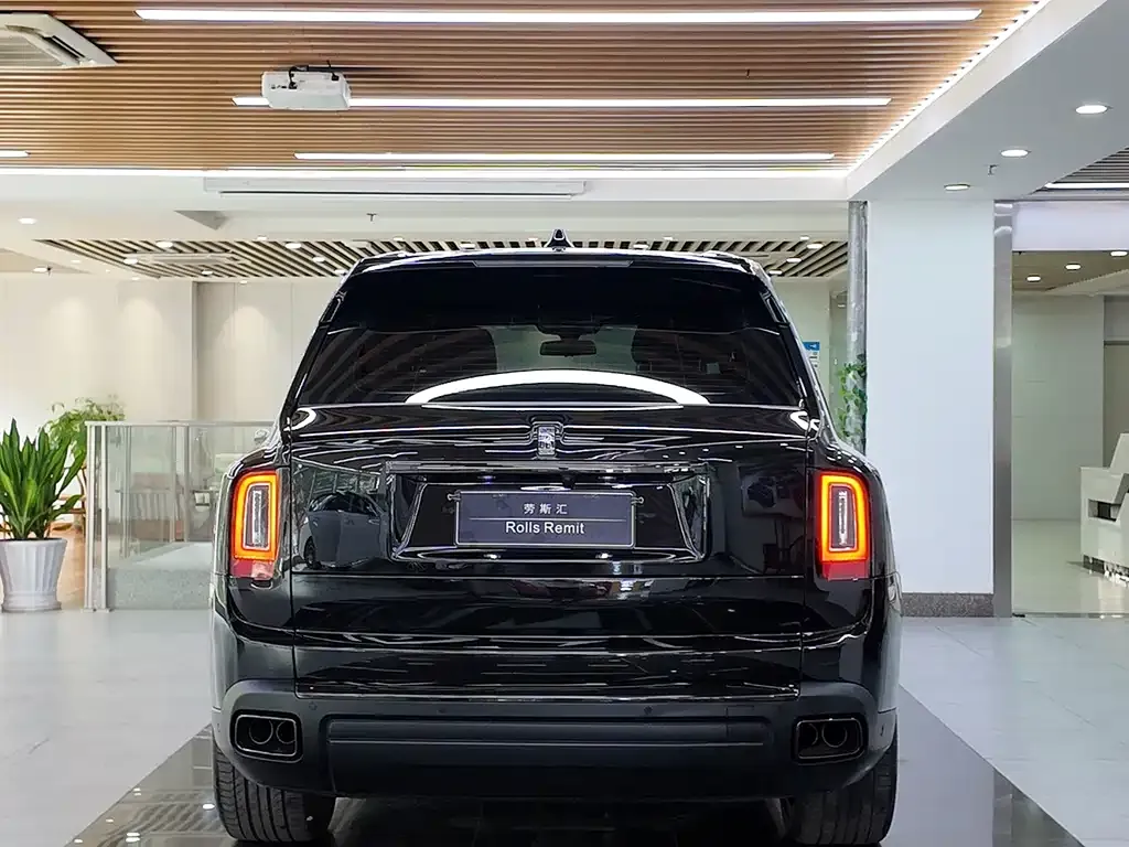 Rolls-Royce Cullinan — фото 7