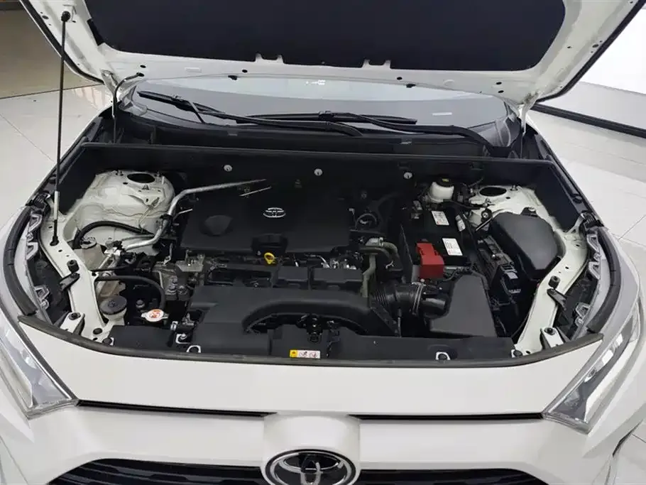 Toyota RAV4 — фото 9