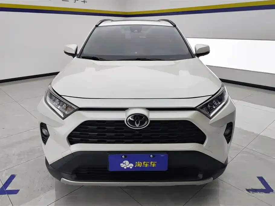 Toyota RAV4 — фото 10