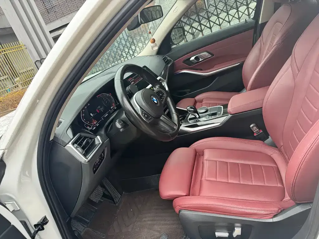 BMW 3 Series 2021 из CN, фото 8