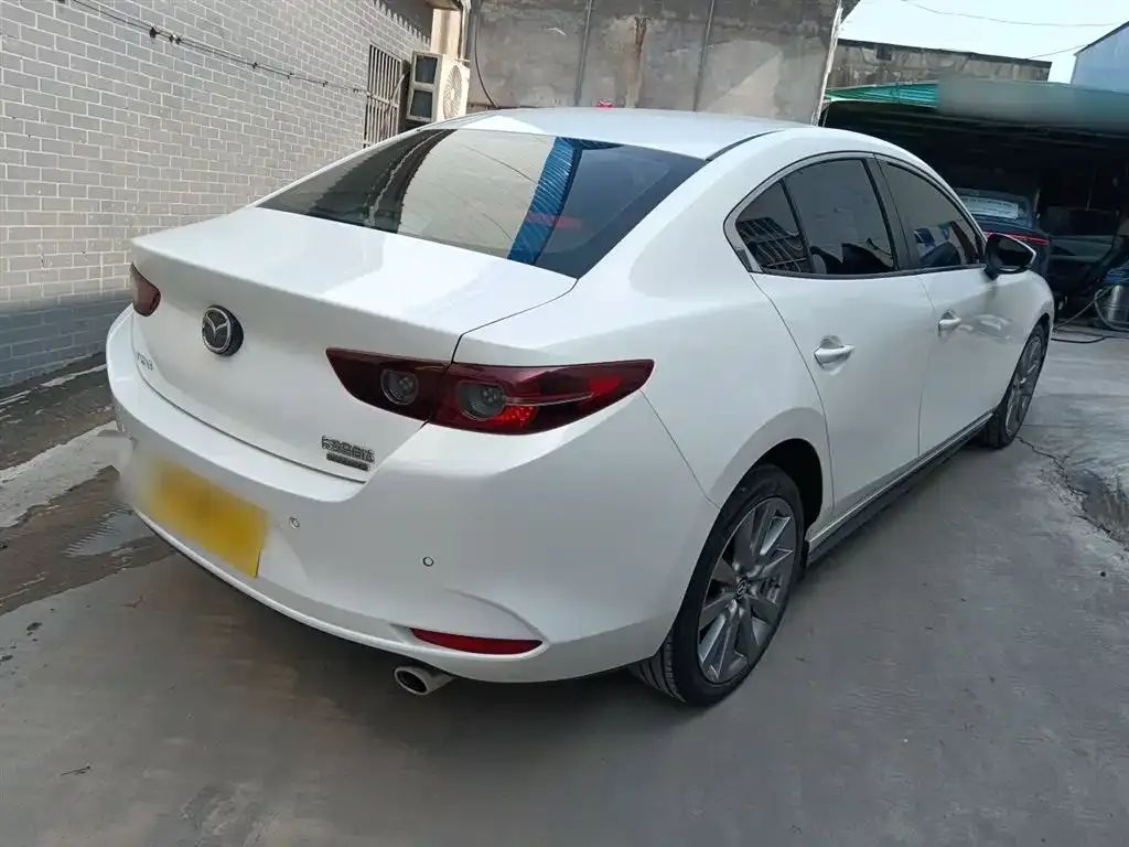 Mazda 3 Axela — фото 10