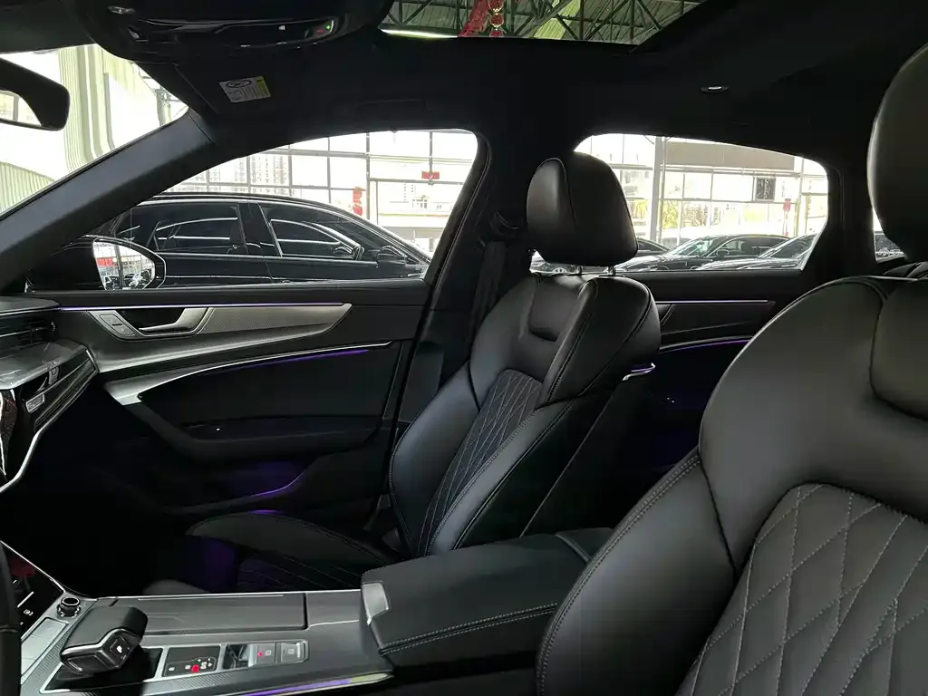 Audi A6L 2023 из CN, фото 4
