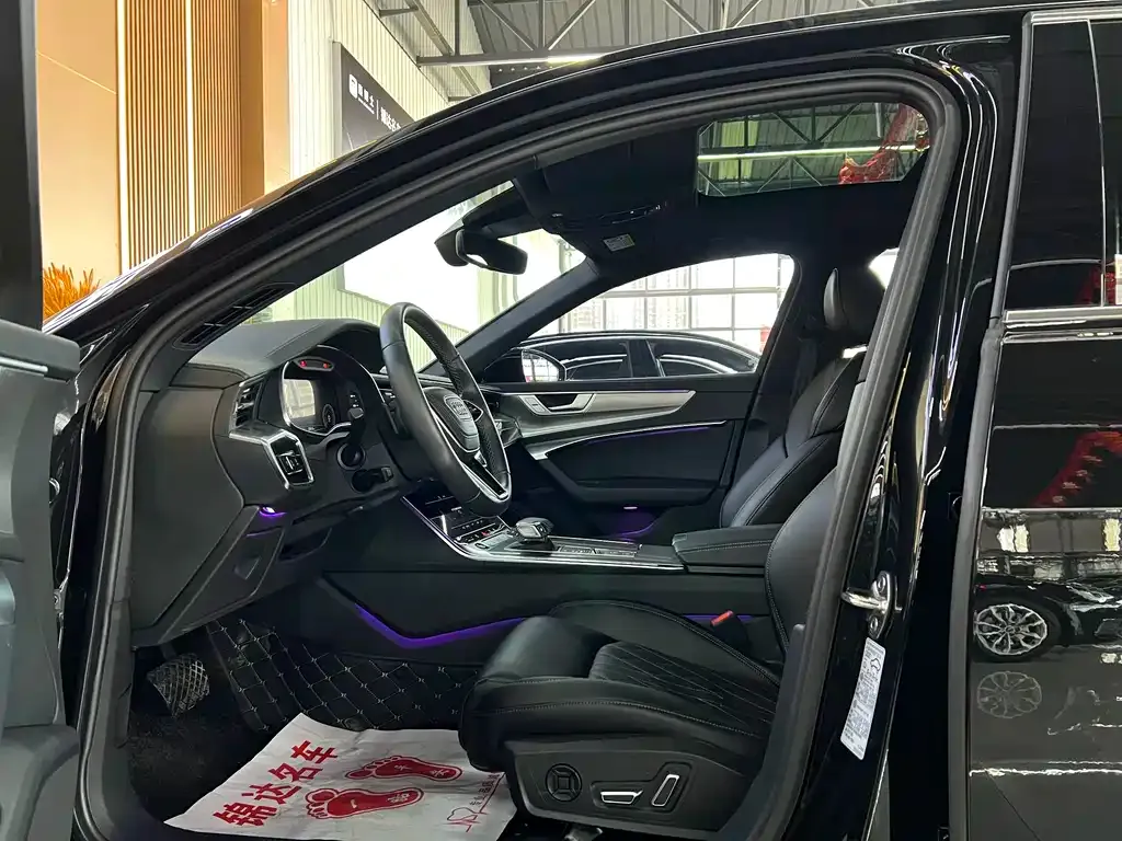 Audi A6L 2023 из CN, фото 6