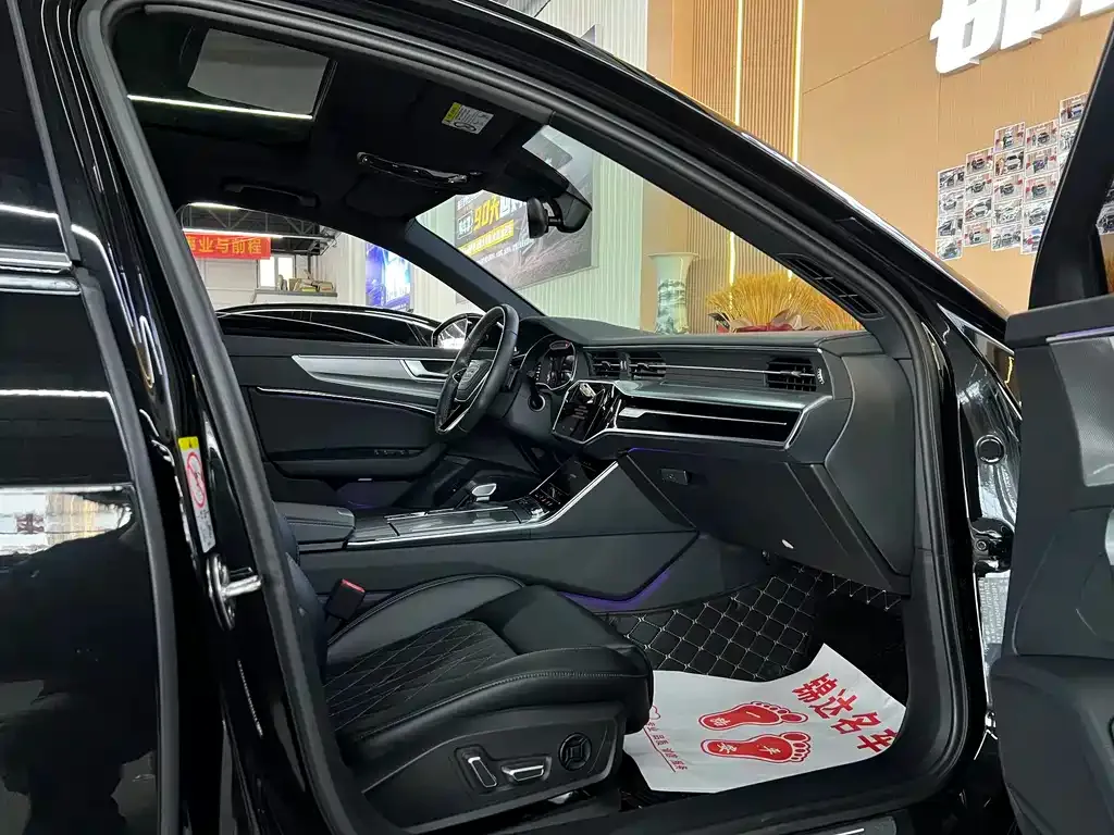 Audi A6L 2023 из CN, фото 8