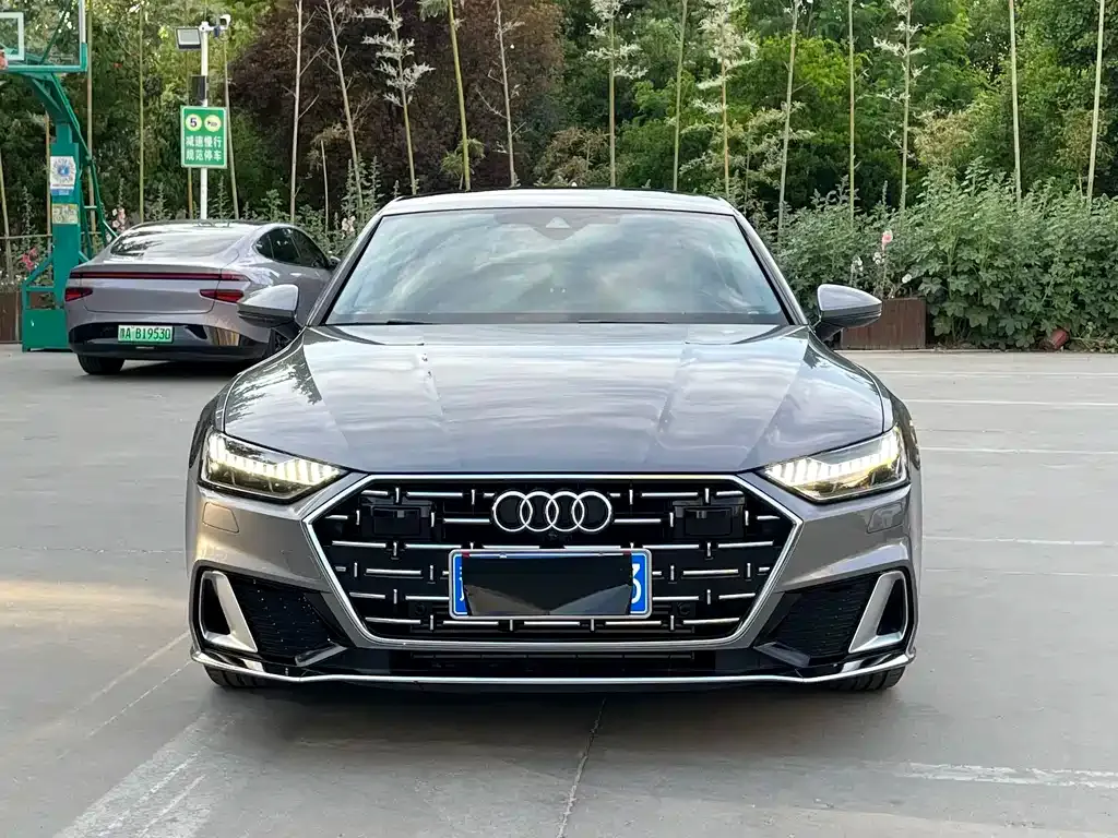Audi A7L 2022 из CN, фото 1