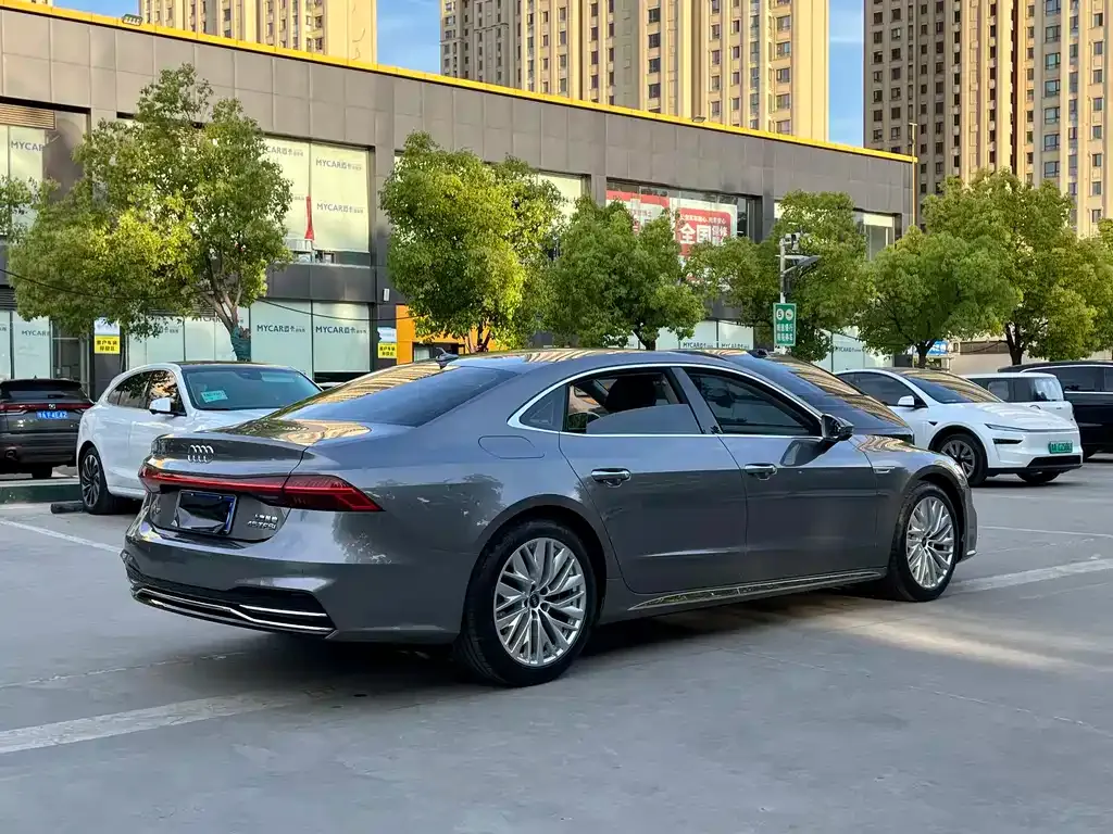 Audi A7L 2022 из CN, фото 4
