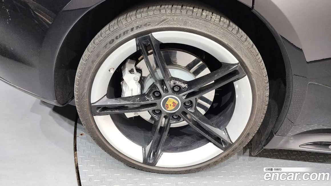 Porsche Taycan 2022 из KR, фото 10