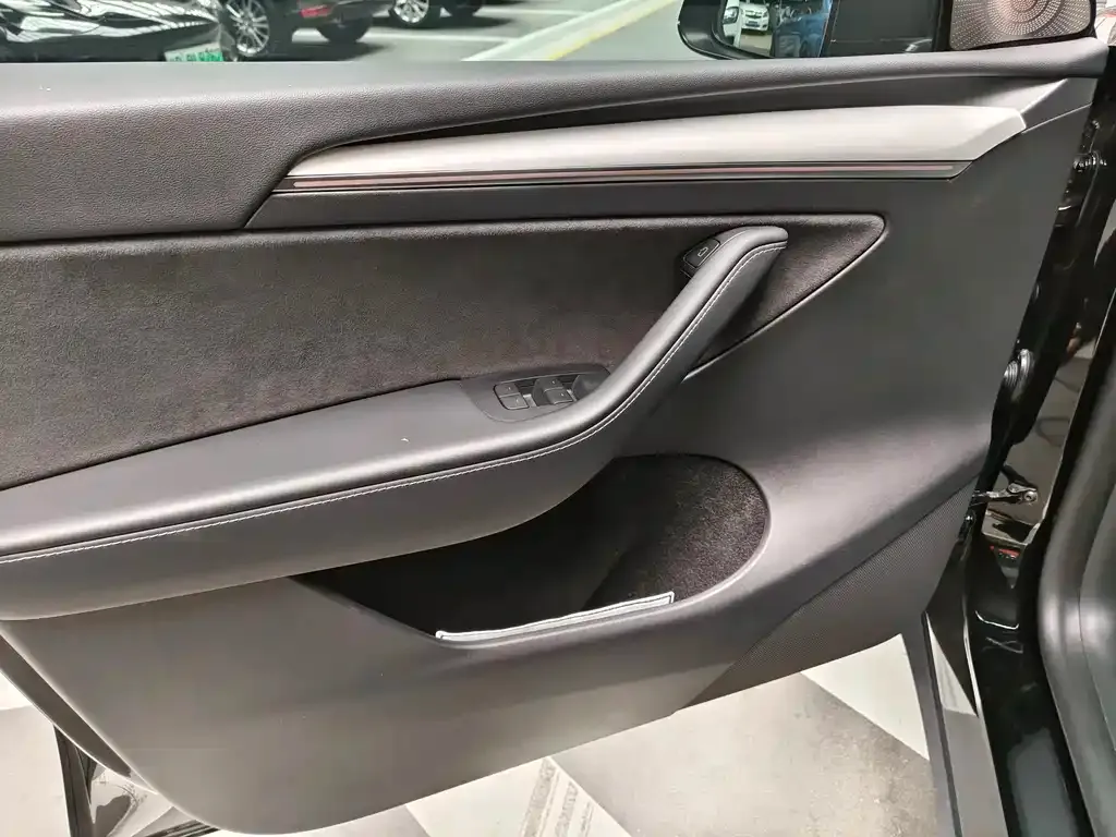 Tesla Model Y 2023 из CN, фото 4