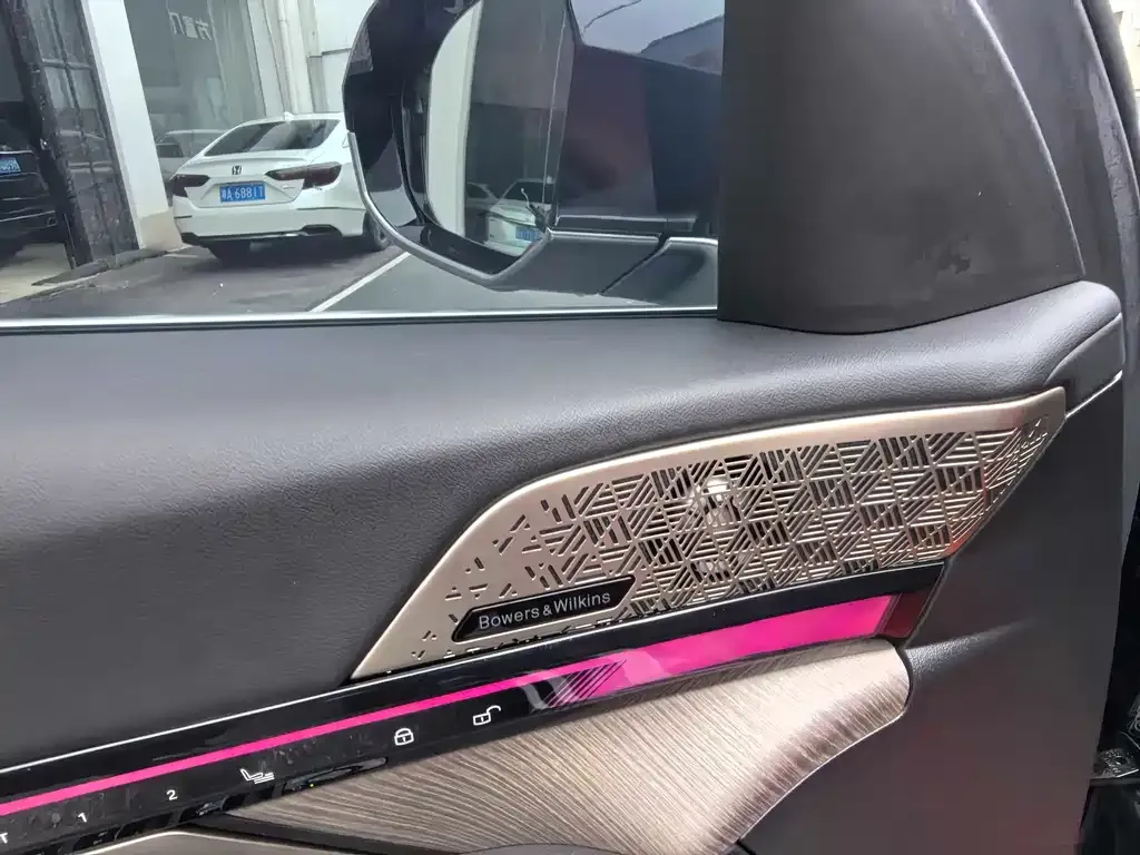 BMW 5 Series 2025 из CN, фото 5