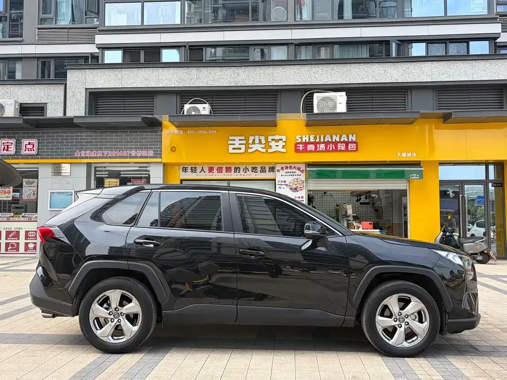 Toyota RAV4 2022 из CN, фото 8