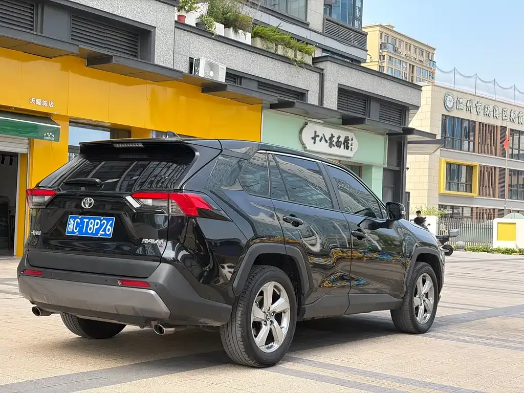 Toyota RAV4 2022 из CN, фото 5