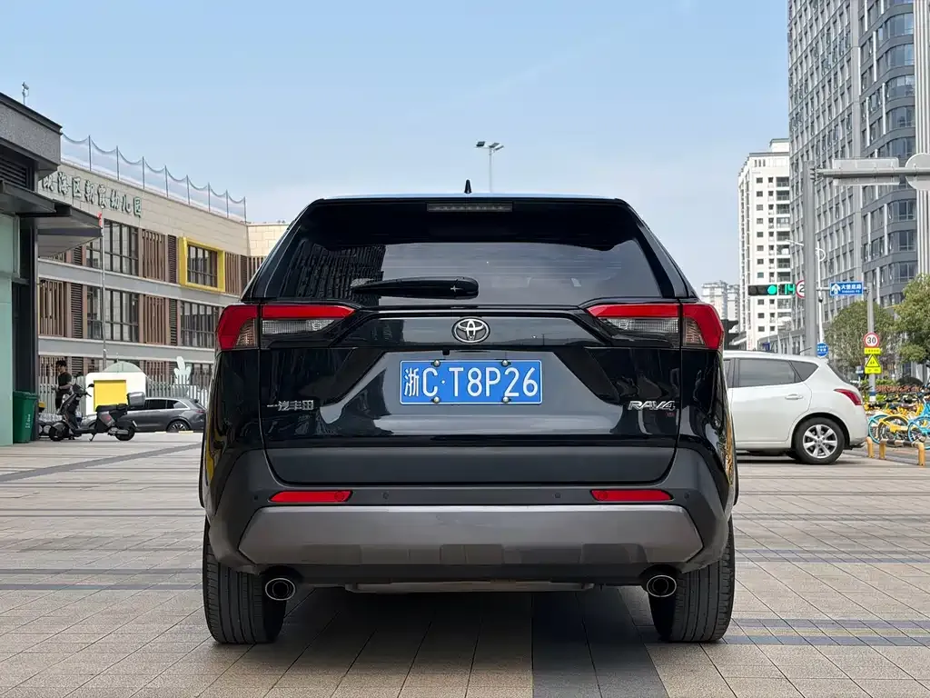 Toyota RAV4 2022 из CN, фото 3