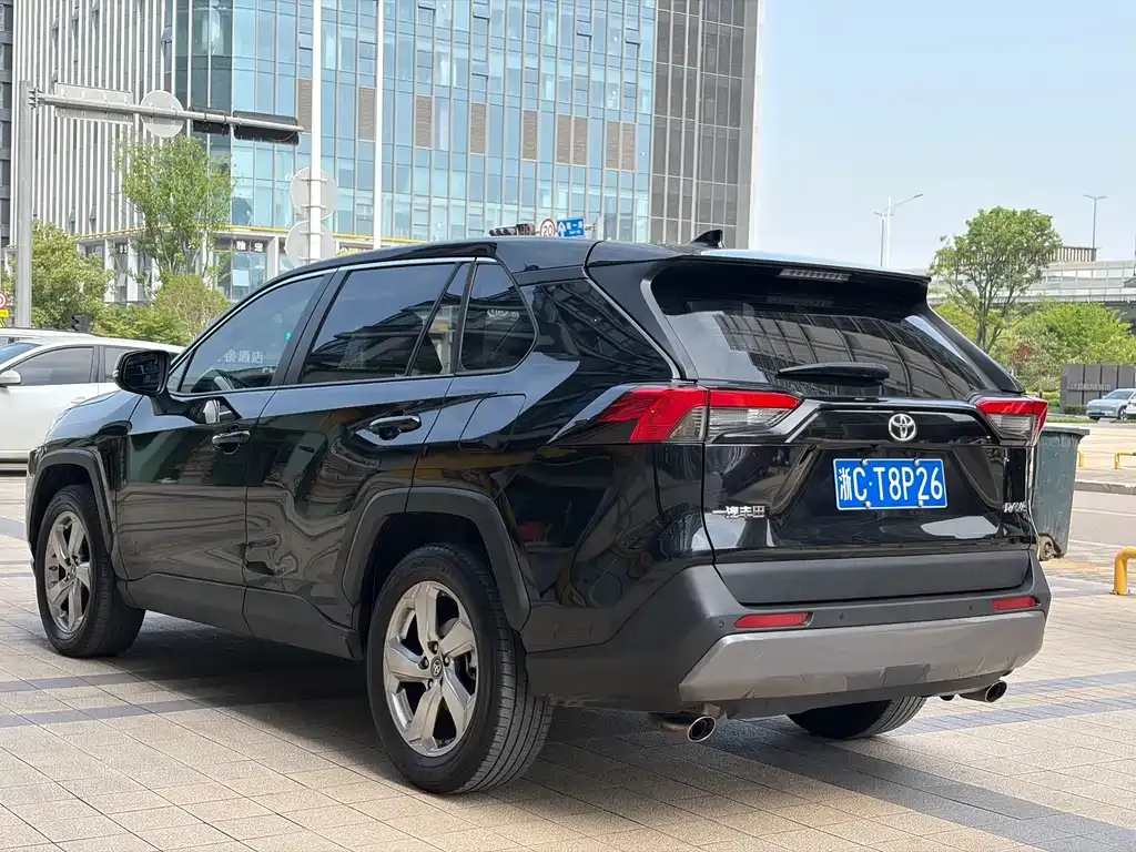 Toyota RAV4 2022 из CN, фото 9