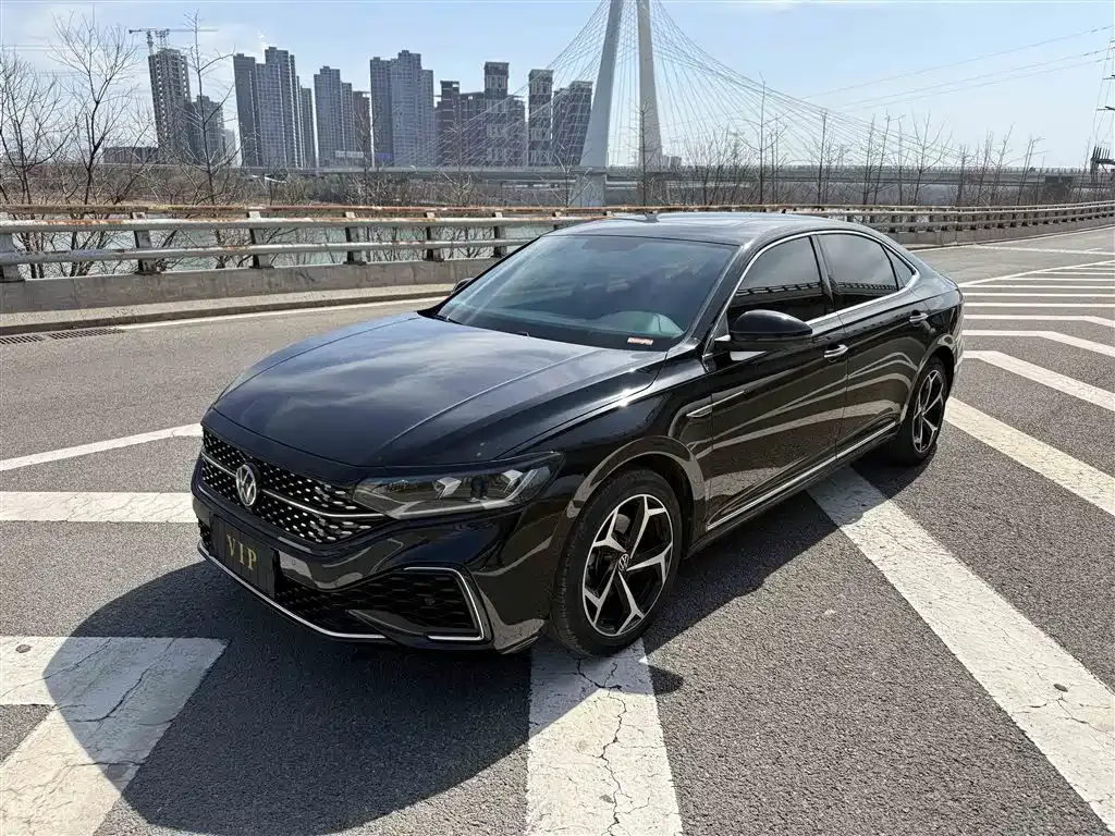 Volkswagen Passat 2023 из CN, фото 1