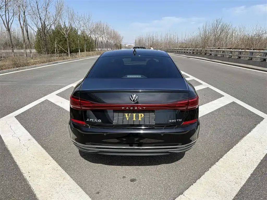Volkswagen Passat 2023 из CN, фото 9