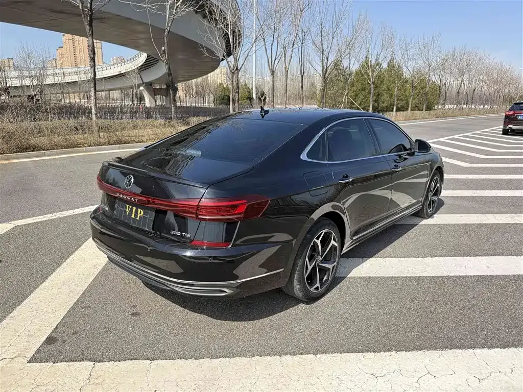 Volkswagen Passat 2023 из CN, фото 10