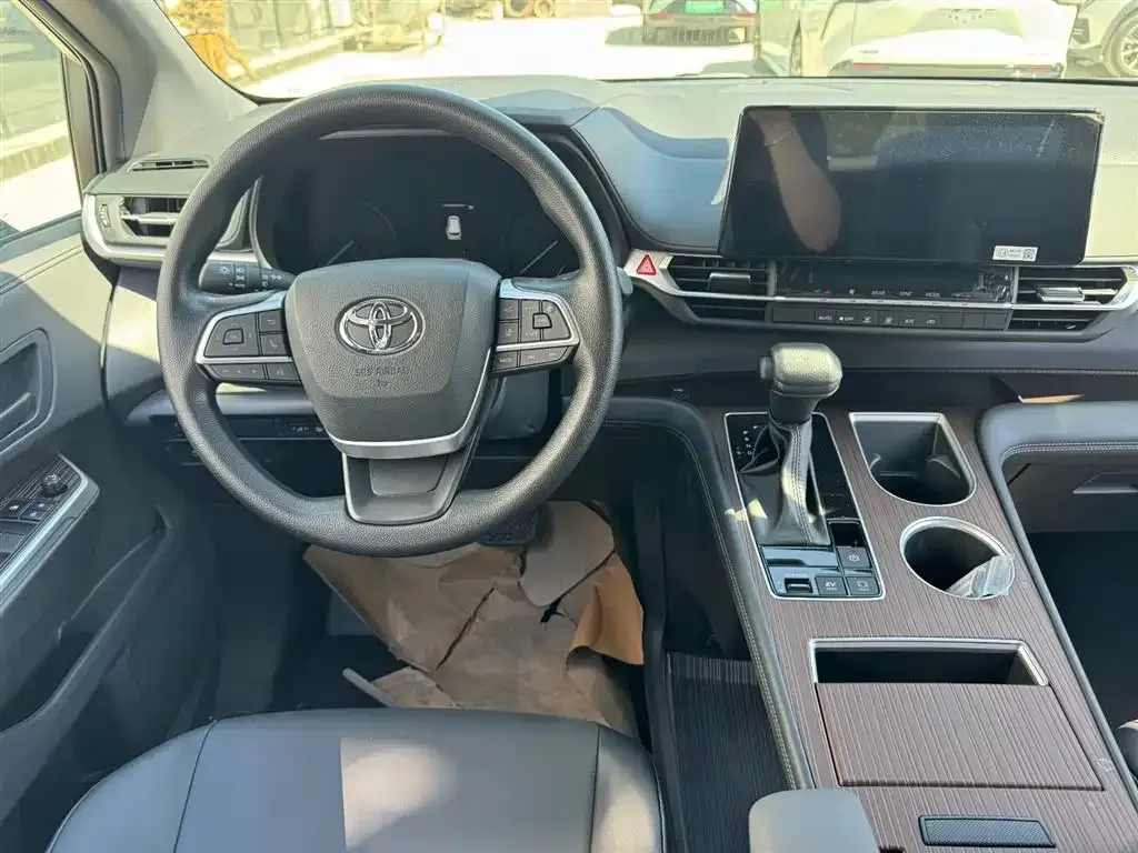 Toyota Granvia 2026 из CN, фото 4