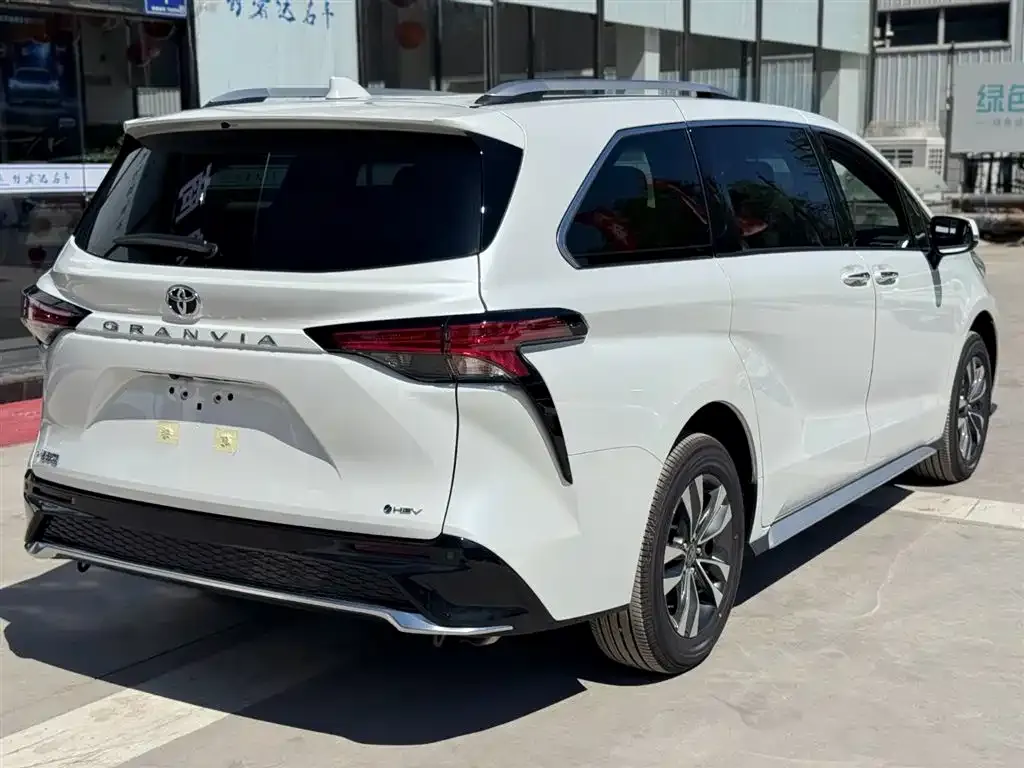 Toyota Granvia 2026 из CN, фото 8