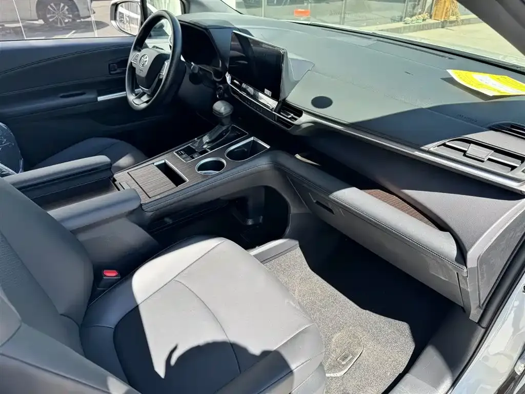 Toyota Granvia 2026 из CN, фото 10