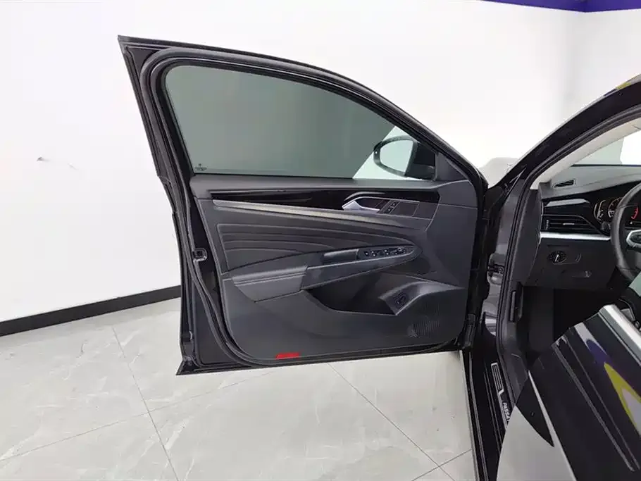 Volkswagen Passat — фото 3
