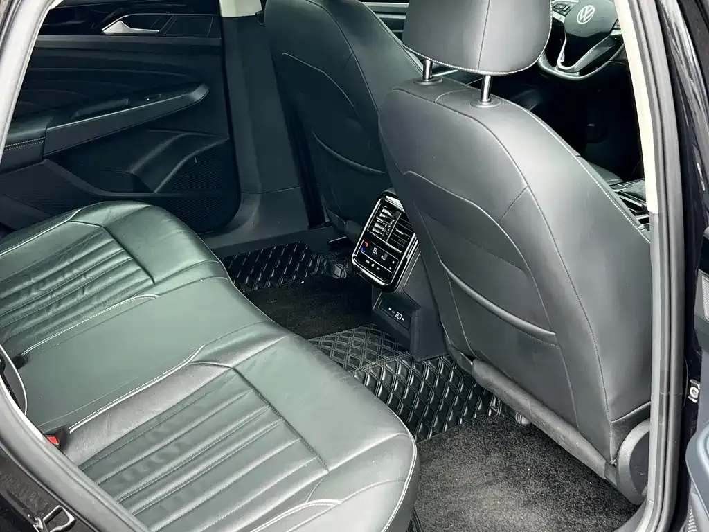 Volkswagen Passat 2021 из CN, фото 8