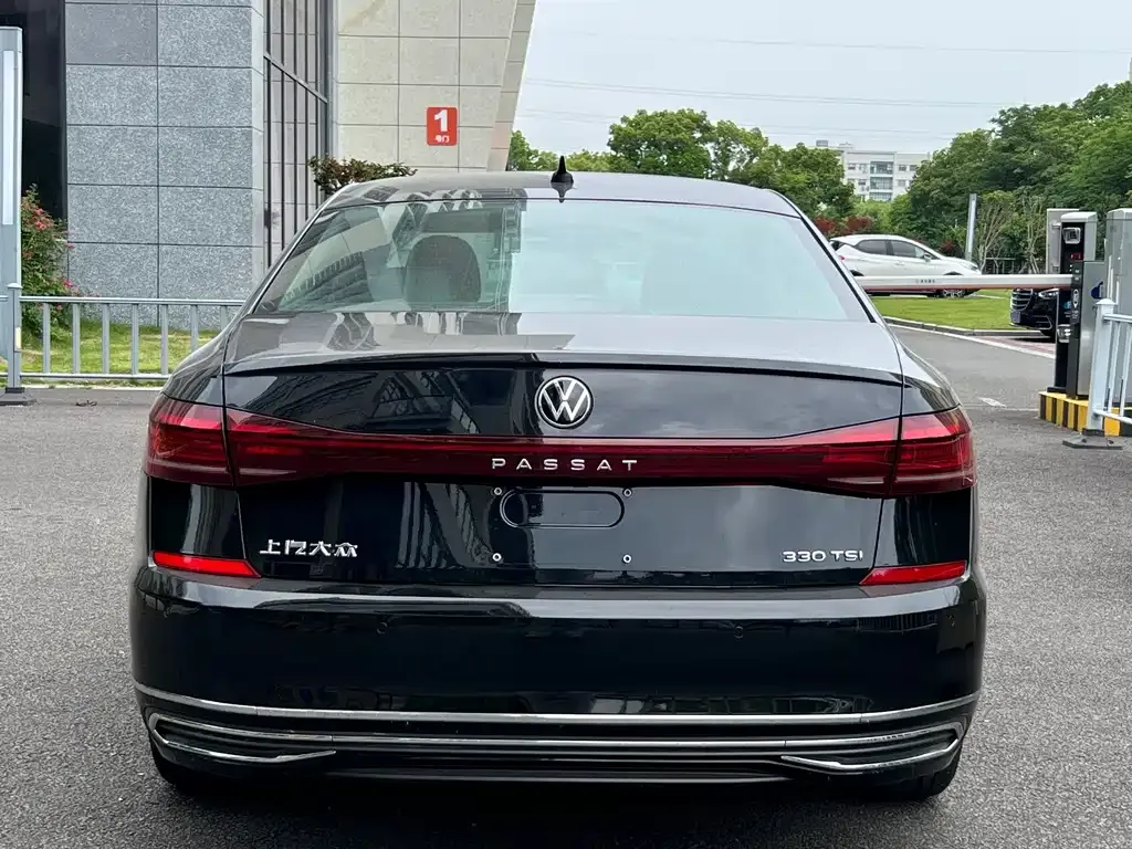 Volkswagen Passat 2021 из CN, фото 10