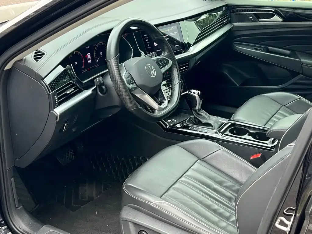 Volkswagen Passat 2021 из CN, фото 2