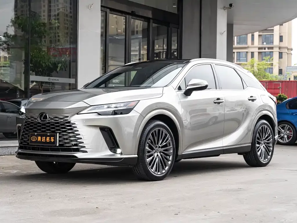 Lexus RX — фото 1