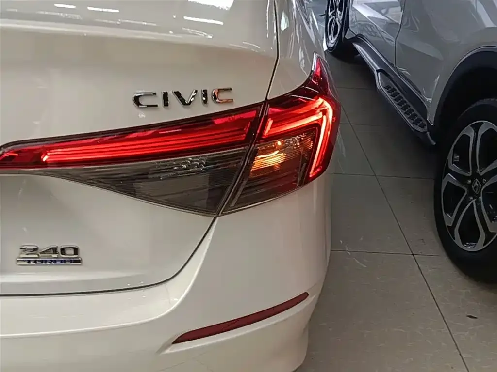 Honda Civic — фото 10