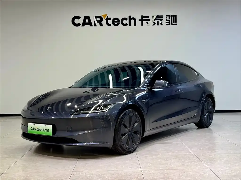 Tesla Model 3 — фото 1
