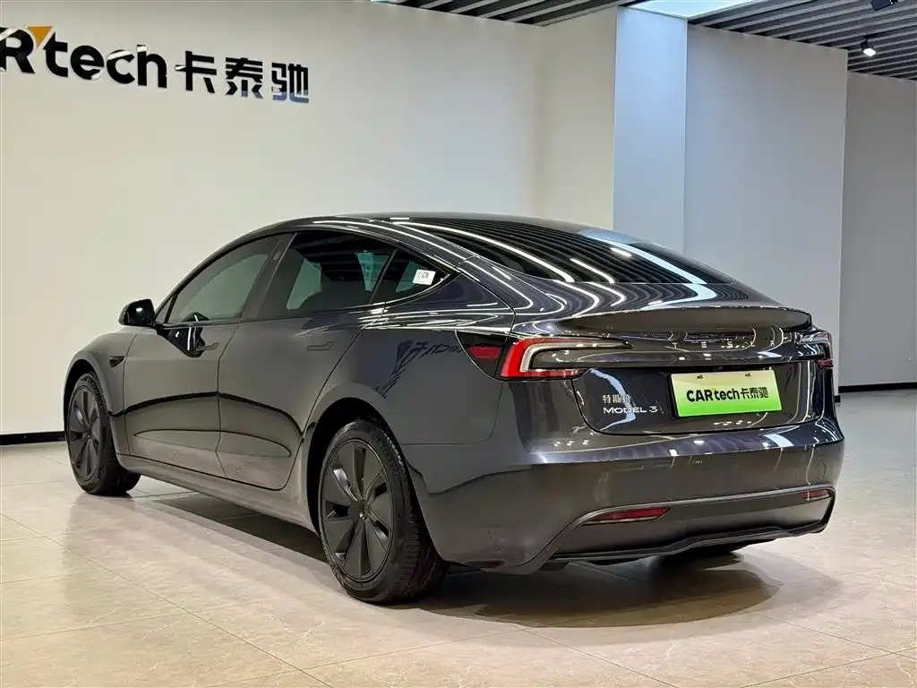 Tesla Model 3 — фото 4